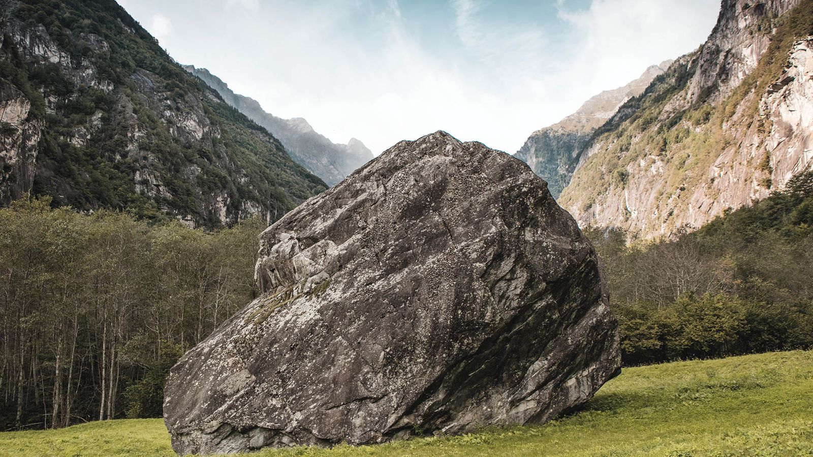 Val Bavona, rocher erratique