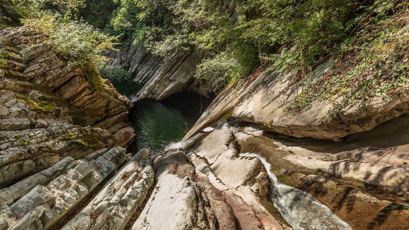 The Breggia gorges: a unique natural spectacle.