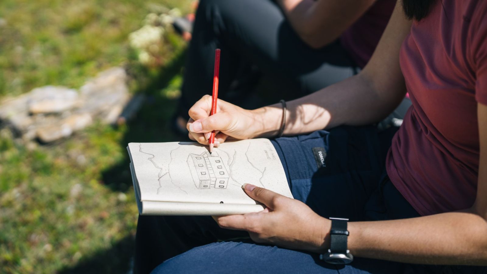 Sketching at high altitude: when the mountain inspires creativity