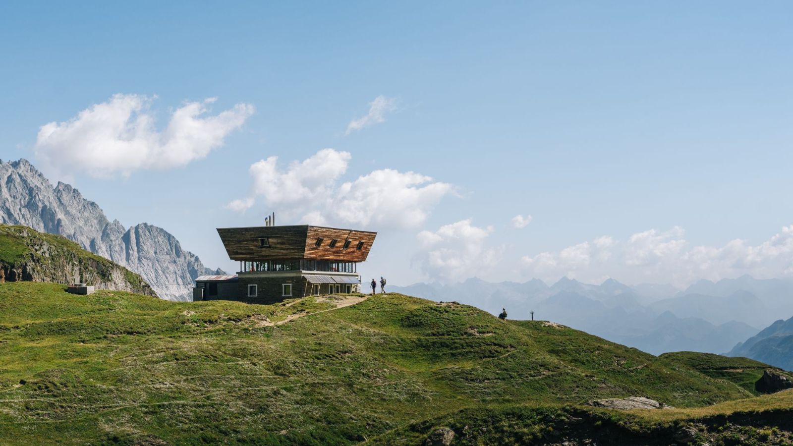 Corno Gries Hut: modern Alpine architecture in the Bedretto Valley