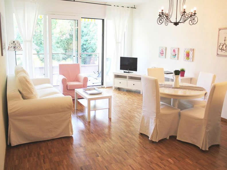 Image 2 - Maraini Resort