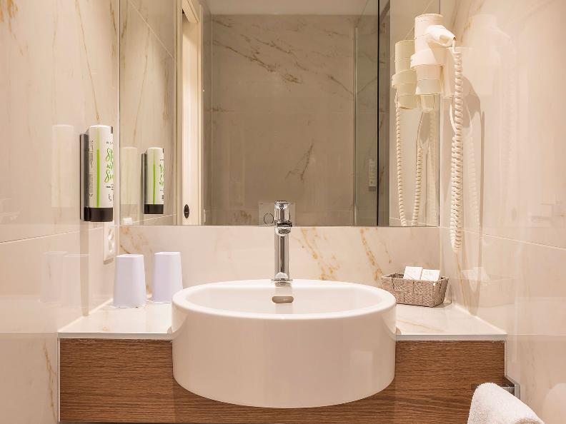 Image 2 - Hotel Walter au Lac