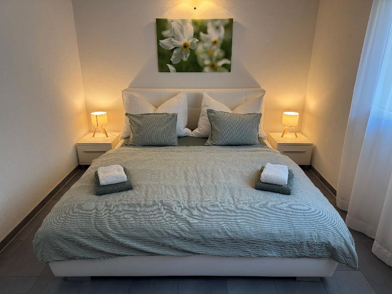 Image 6 - La Camelina