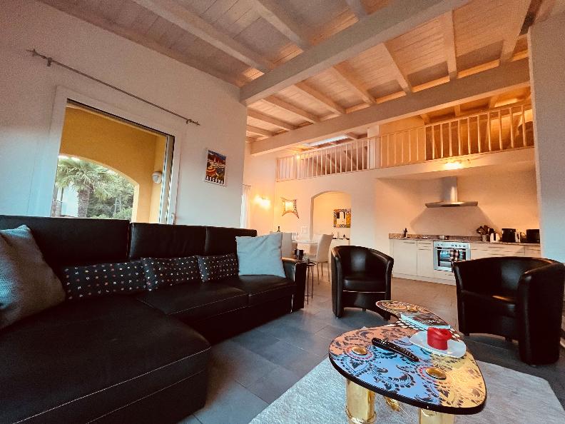 Image 4 - La Camelina