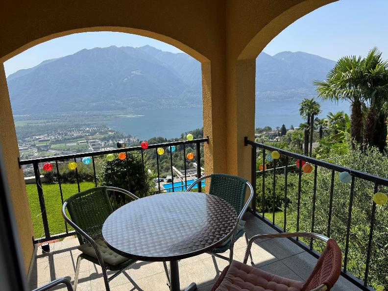 Image 3 - La Camelina