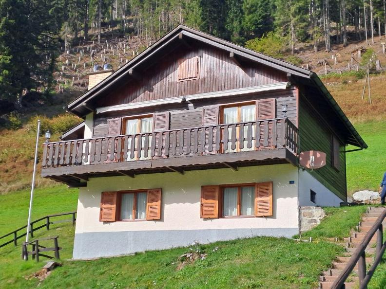 Image 0 - Chalet Luina