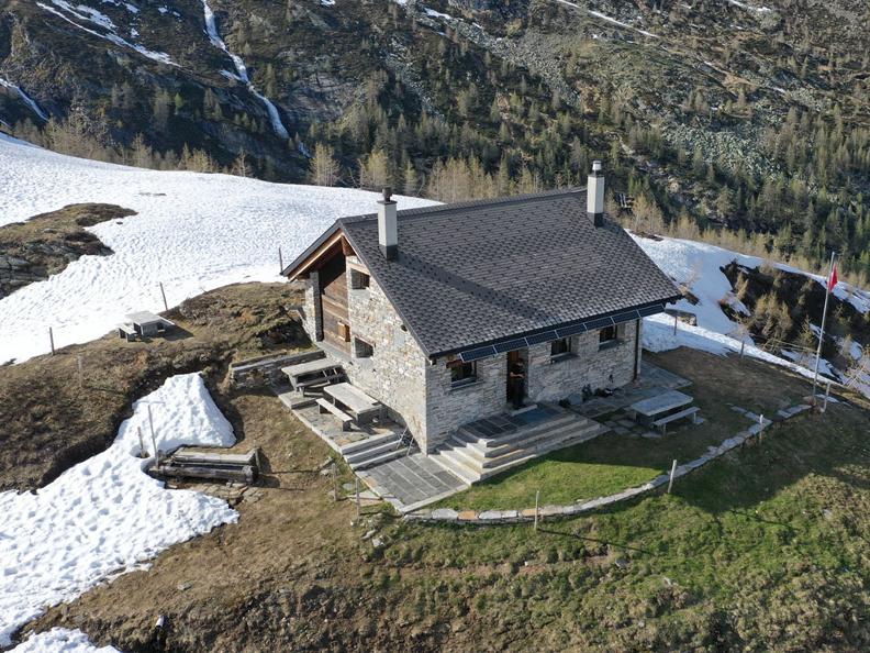 Image 0 - Mountain hut Poncione di Braga