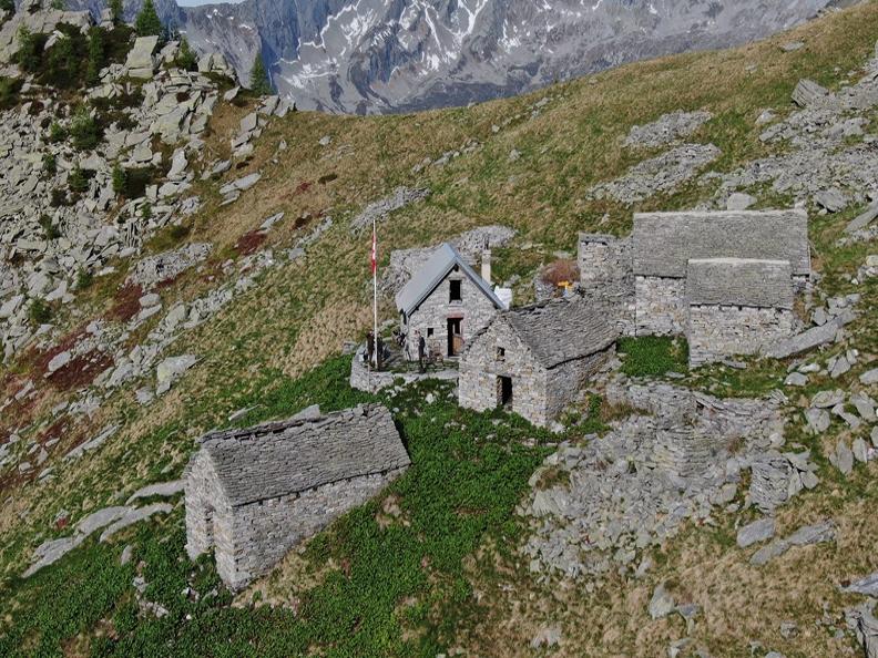 Image 0 - Berghütte Ribia