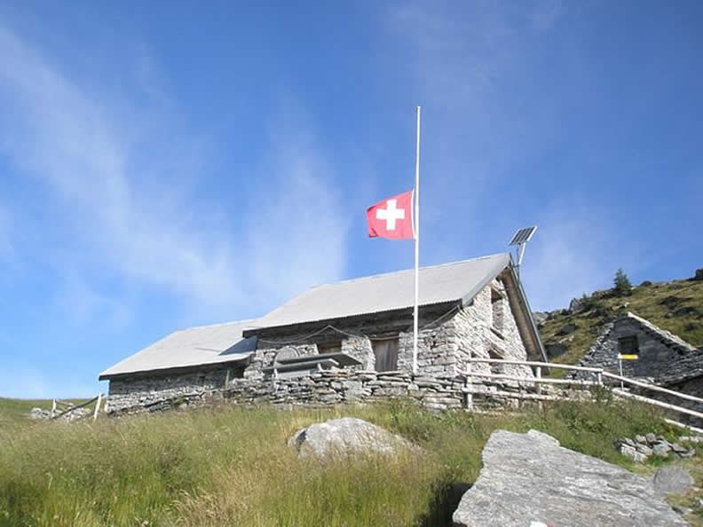 Image 0 - Berghütte Ribia