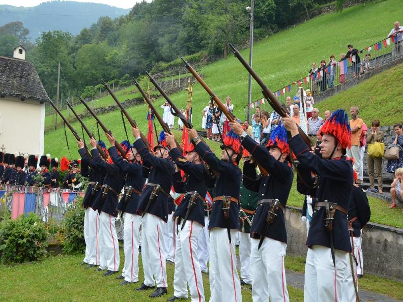 Image 0 - Festa della Madonna del Carmelo - Parade historique de la milice