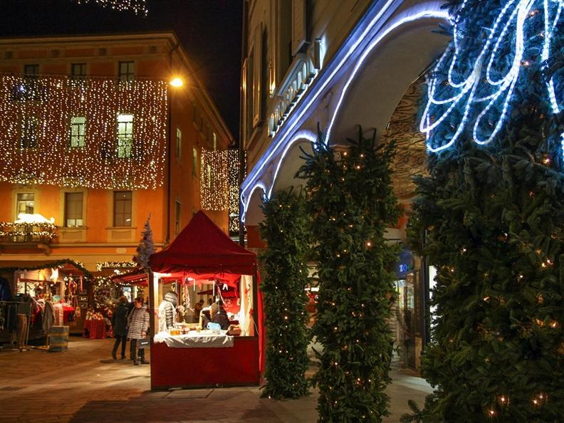Decorazioni Natalizie Lugano.Christmas Is In The Air Lugano City Tour Ticino Ch