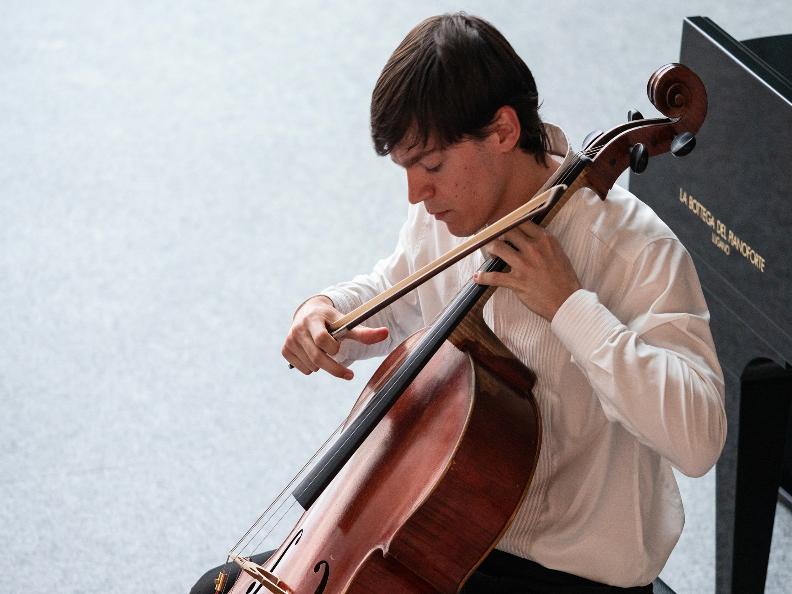 Image 0 - Milo Ferrazzini – violoncello