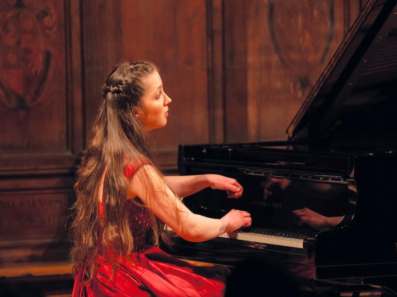 Image 0 - Martina Consonni – Klavier