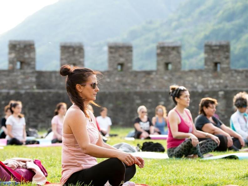 Image 0 - Yoga au Castelgrande