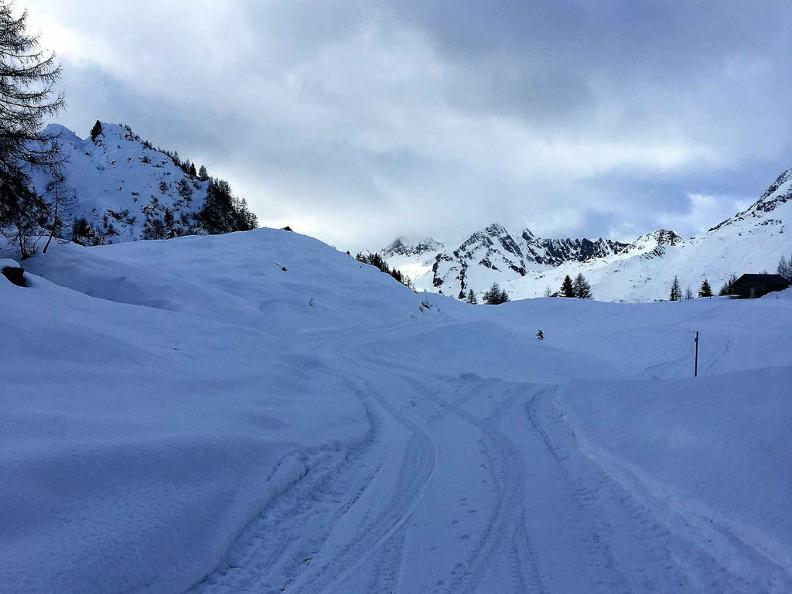 Image 2 - Schneeschuh-Wanderwege Airolo-Pesciüm