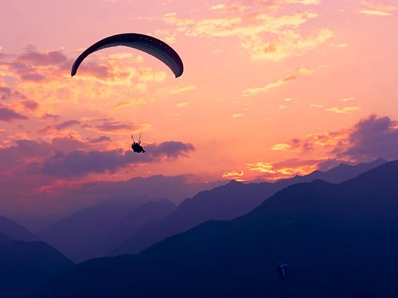 Image 9 - Mountaingliders - Paragliding Flights