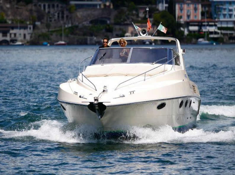 Image 0 - Events - bateau a moteur avec Skipper
