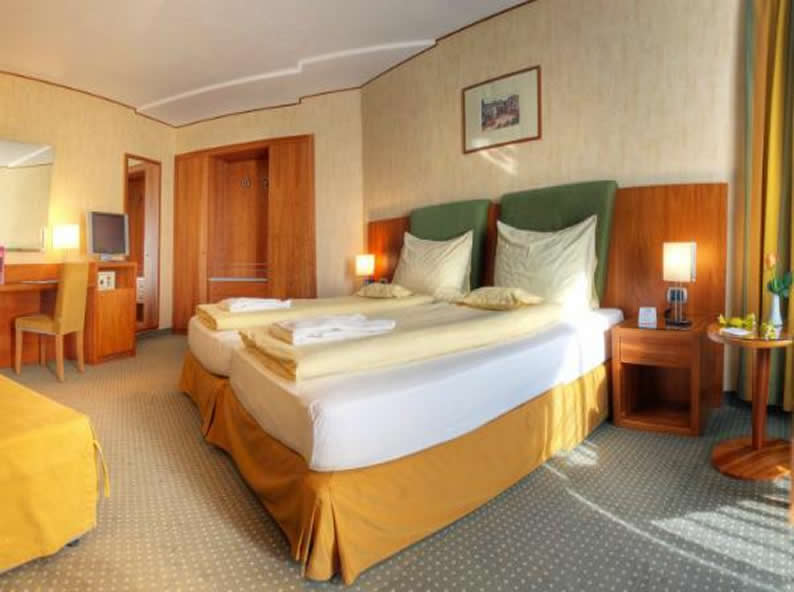 Image 1 - Hotel Delfino ***S, Lugano