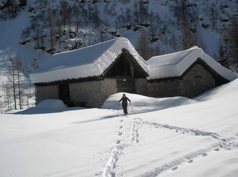 Image 2 - Scoprite ciò che Bosco Gurin d’inverno può offrire al di fuori delle piste!