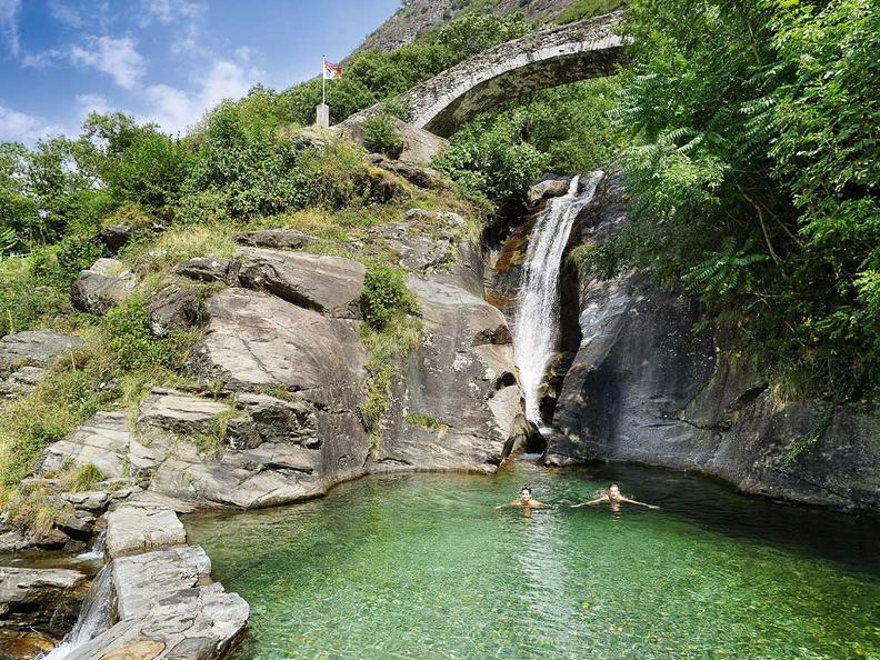 Image 0 - Der Wasserfall von Santa Petronilla