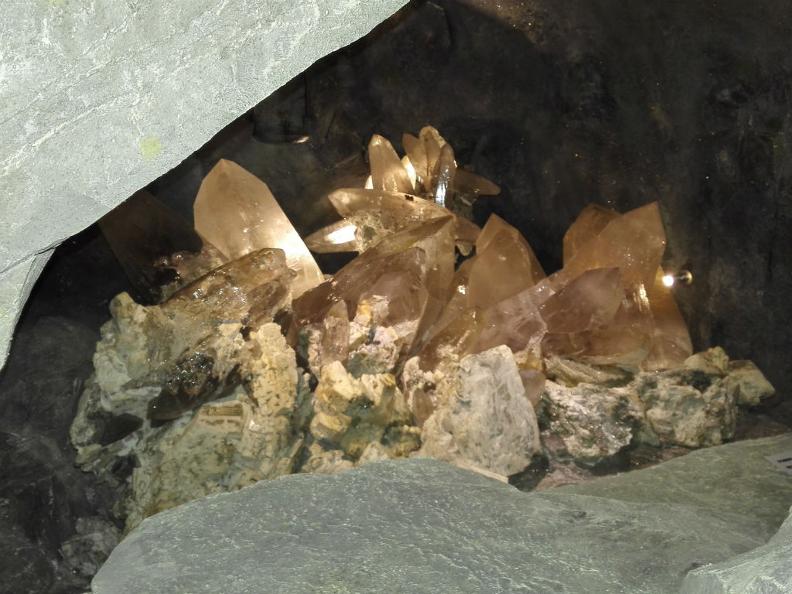 Image 1 - Grotte des minéraux