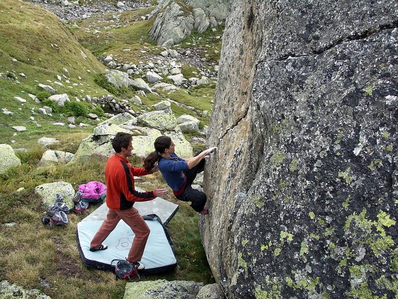 Image 0 - Gotthard Boulder