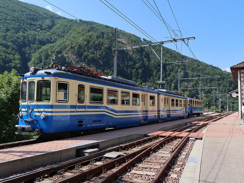 Image 0 - A journey through time aboard the historic train