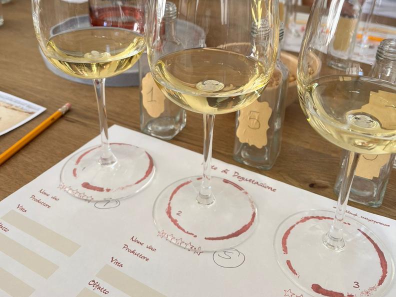 Image 2 - Wine escape room