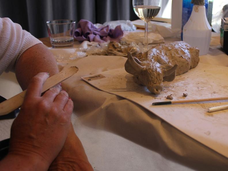 Image 4 - Eines Tages. Ein Bergatelier. Eine Skulptur