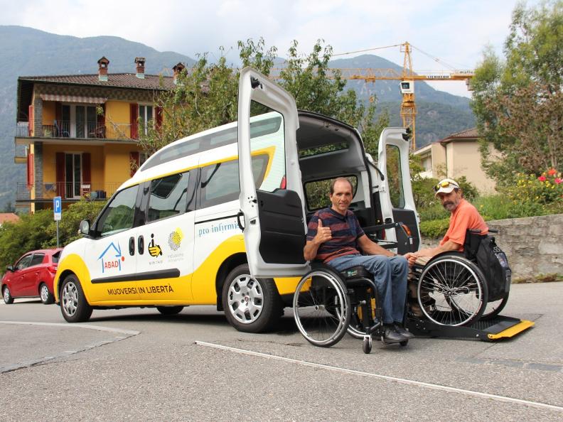 Image 0 - Rollstuhl-Taxidienst - Minitaxi