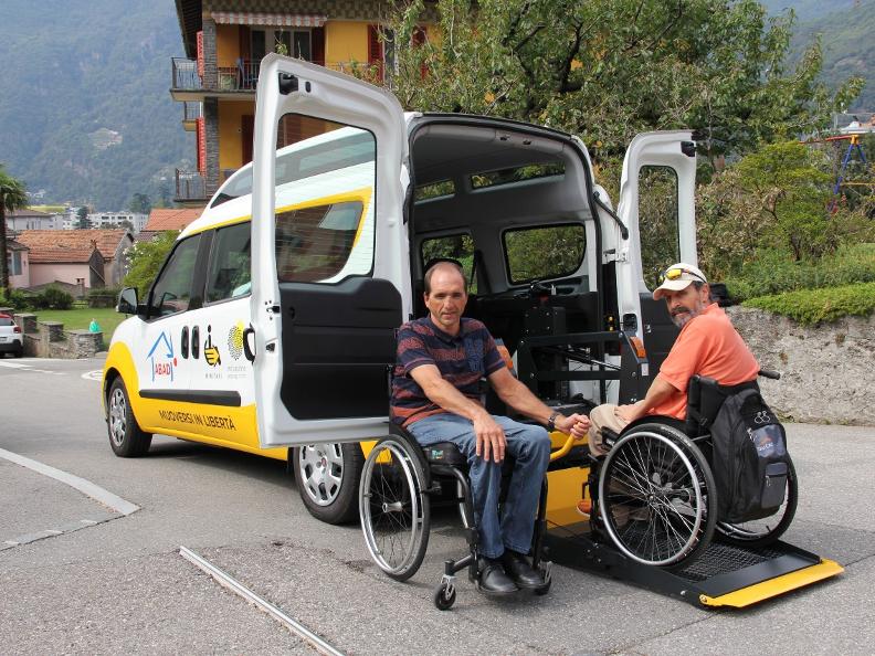 Image 1 - Service de taxi pour fauteuils roulants - Minitaxi