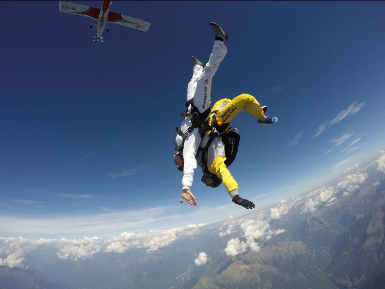 Image 3 - Parachutisme à Locarno