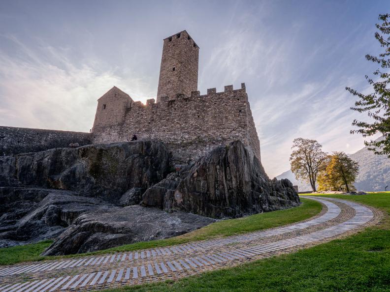 Image 3 - Castel Grande et le mur