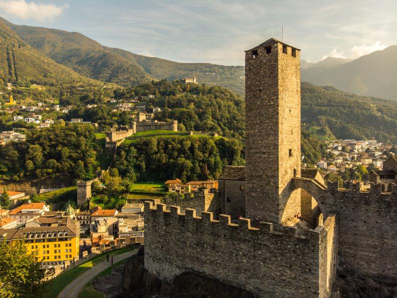 Image 6 - Castel Grande und die Mauer