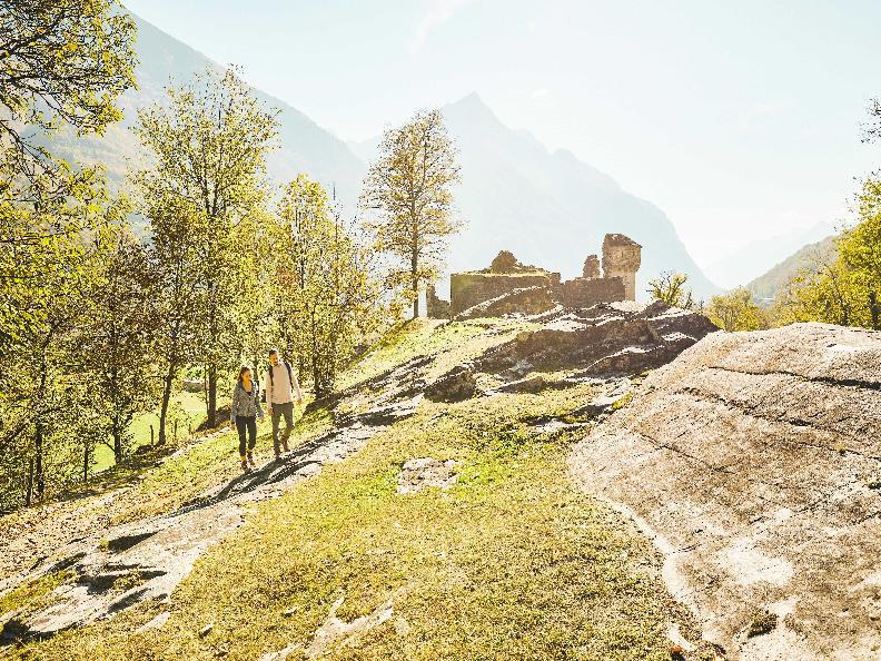 Image 2 - Die Ruinen des Castello di Serravalle
