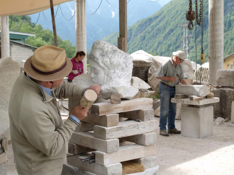 Image 0 - La Scuola di Scultura di Peccia