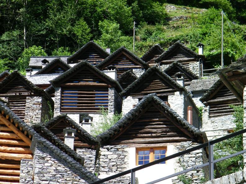 Image 0 - Il Villaggio di Brontallo