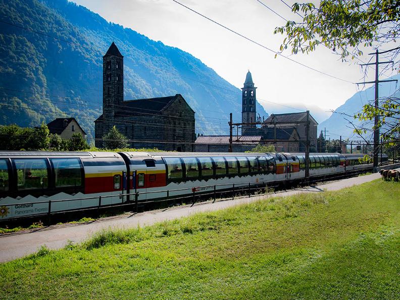 Image 3 - Gotthard Panorama Express