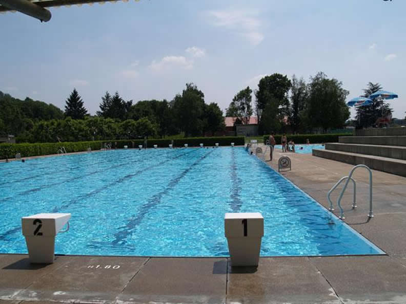 Image 0 - Piscina Comunale San Martino Mendrisio