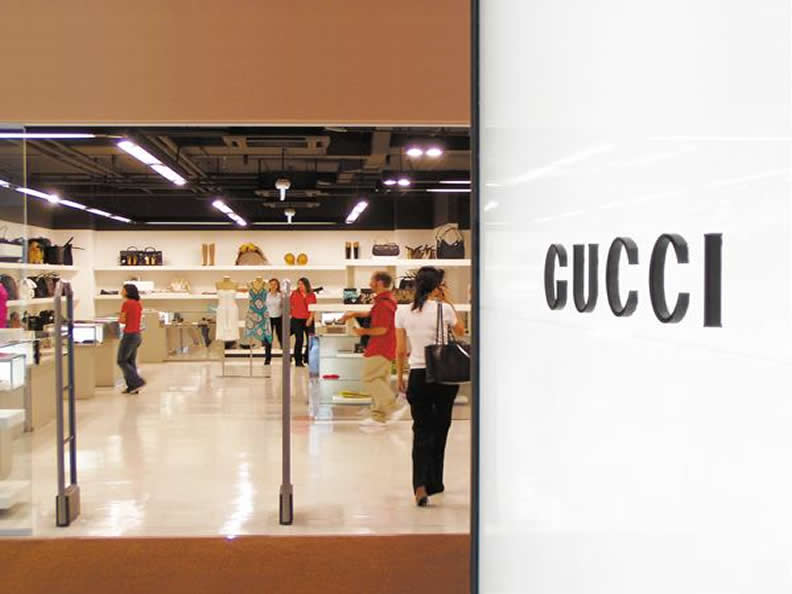 Image 3 - Shopping au Tessin