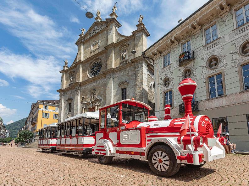 Image 0 - Artù, le petit train des Châteaux