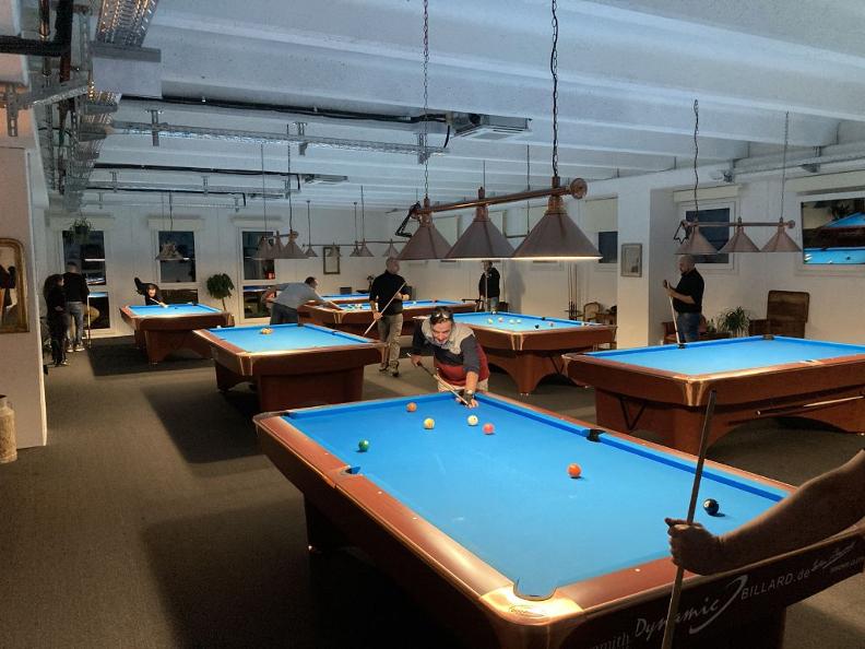 Image 0 - EVERLONG billiard room