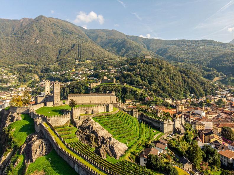 Image 0 - Bellinzona: la ville des Châteaux