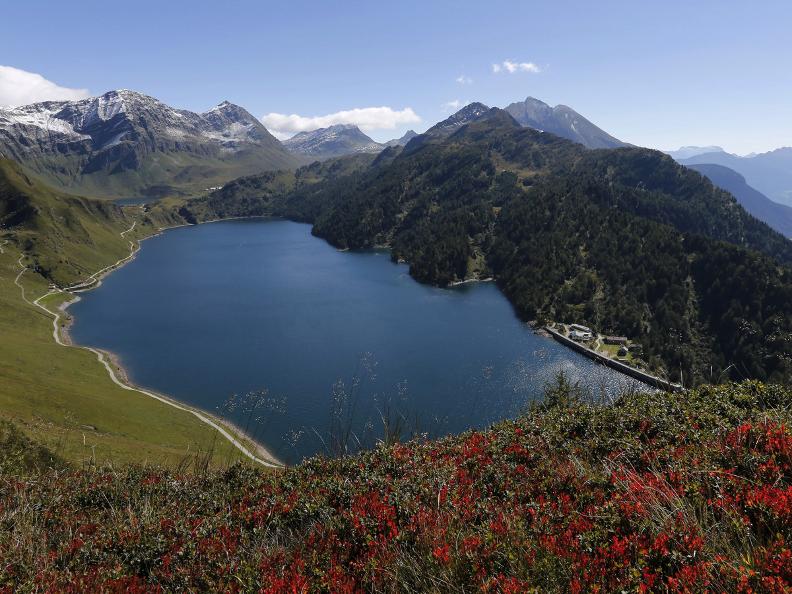 Image 1 - Sentier des lacs du Val Piora