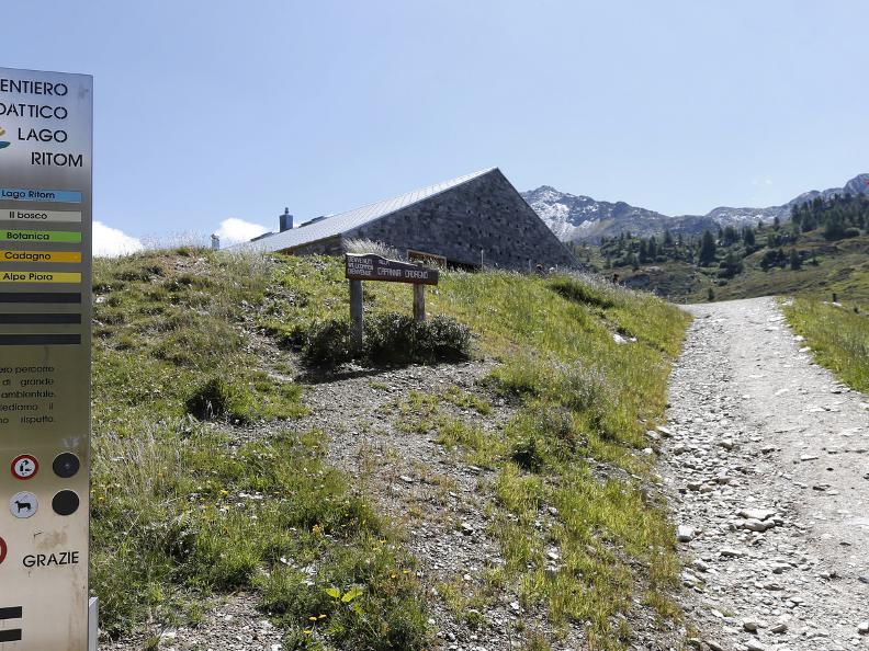 Image 11 - Sentier des lacs du Val Piora