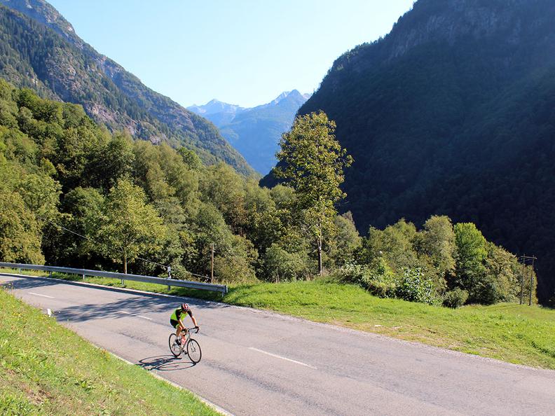 Image 0 - Valle Rovana: Linescio – Cerentino – Bosco Gurin