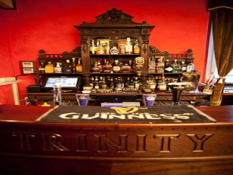 Image 0 - The Trinity -  Irish Pub