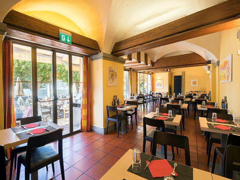Ristorante Pizzeria "al Piazza" ticino.ch